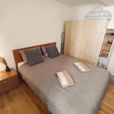 Pupa Διαμέρισμα *